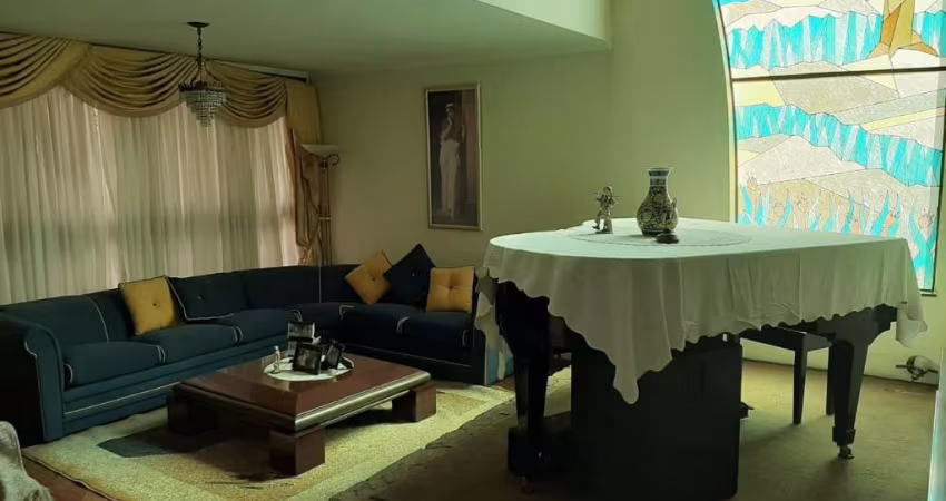 Casa para venda no Tucuruvi, 500 metros com 4 quartos e 6 vagas