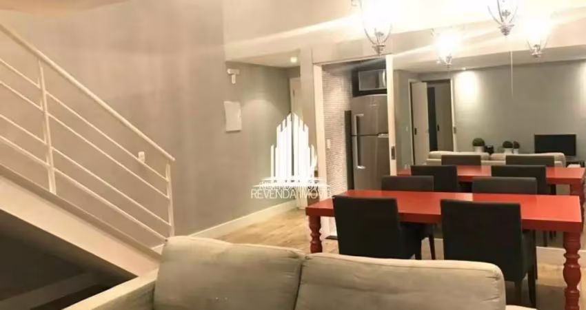 Duplex com 100m2, equipado e decorado, 2 dormitórios, 3 banheiros, 2 vagas - Brooklin