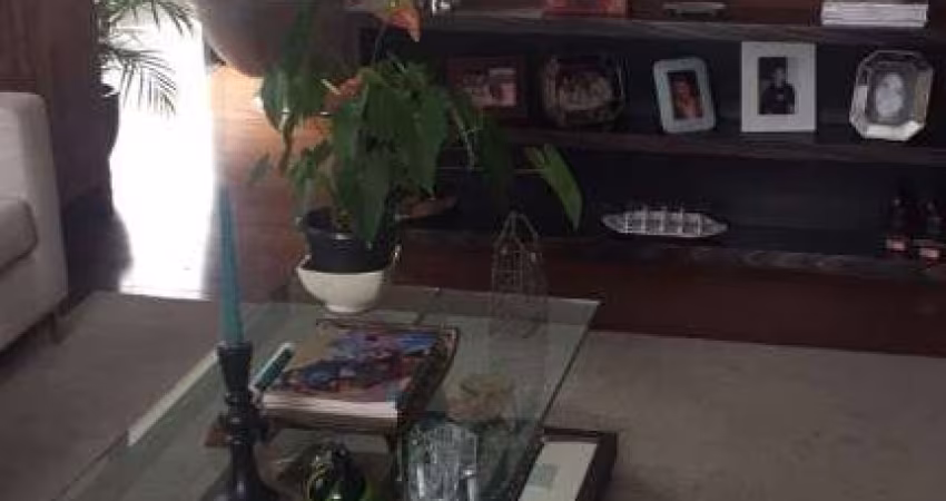 Apartamento no Condomínio Taormina em Indianópolis com 212m² 4 dormitórios 3 suítes 4 banheiros 4 vagas.