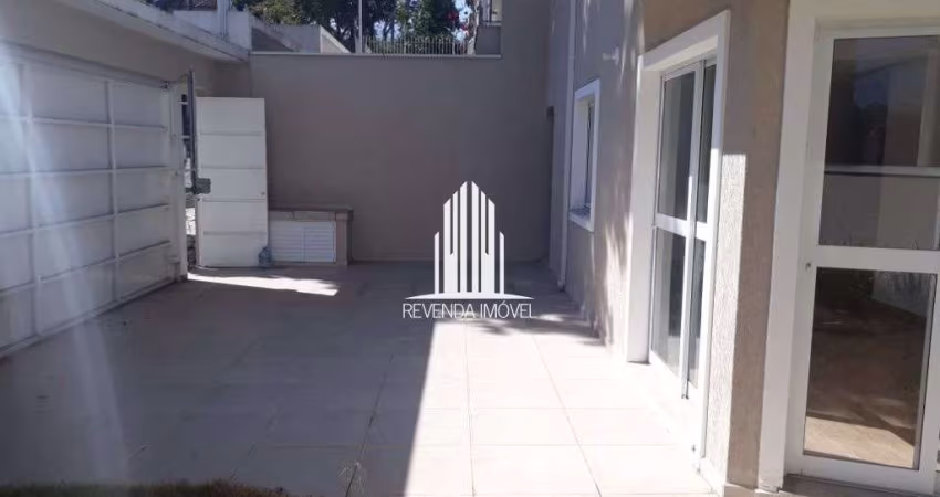 Sobrado à venda no Jardim Umuarama com 140m² 3 dormitórios 1 suíte 2 banheiros 2 vagas