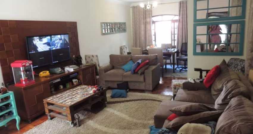 Casa Sobrado com  4 quartos e 3 banheiros no Ipiranga