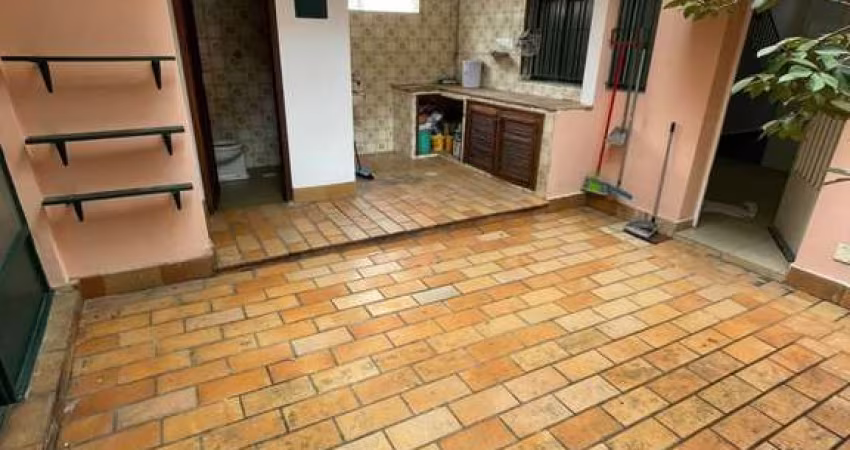Charmoso Sobrado no Jabaquara à Venda