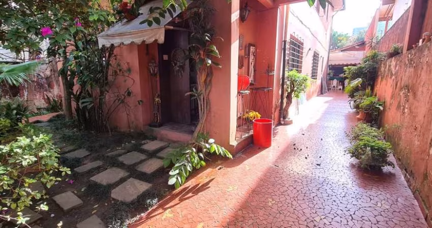 Sobrado na Vila Cordeiro com 2 suítes e 4 vagas