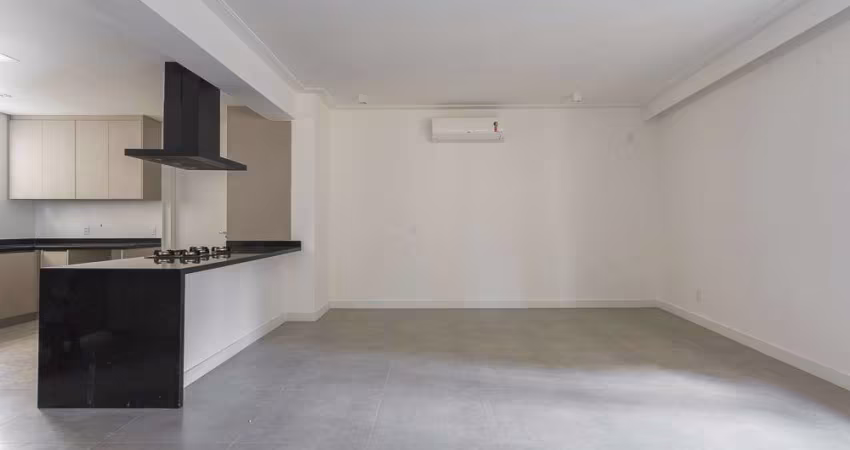 Apartamento no Jardim Paulista com 209m² sendo 3 dormitórios, 1 suíte,  2 banheiros e 2 vagas.