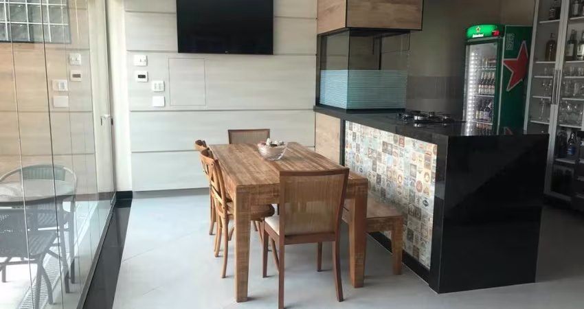 Sobrado à venda na Vila Albertina com 558m² 4 dormitórios 2 suítes 5 banheiros 5 vagas