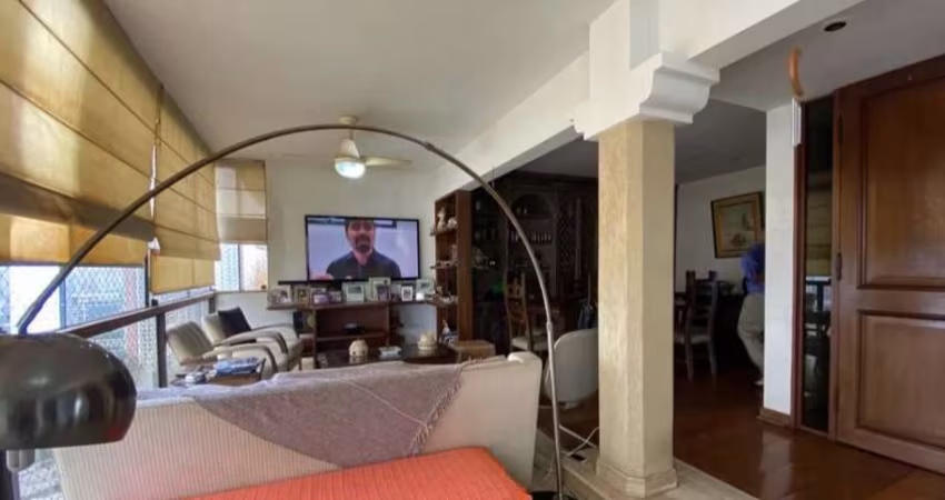 Apartamento no Morumbi de 650m² com 4 dormitórios, 2 suítes, 6 banheiros e 5 vagas.