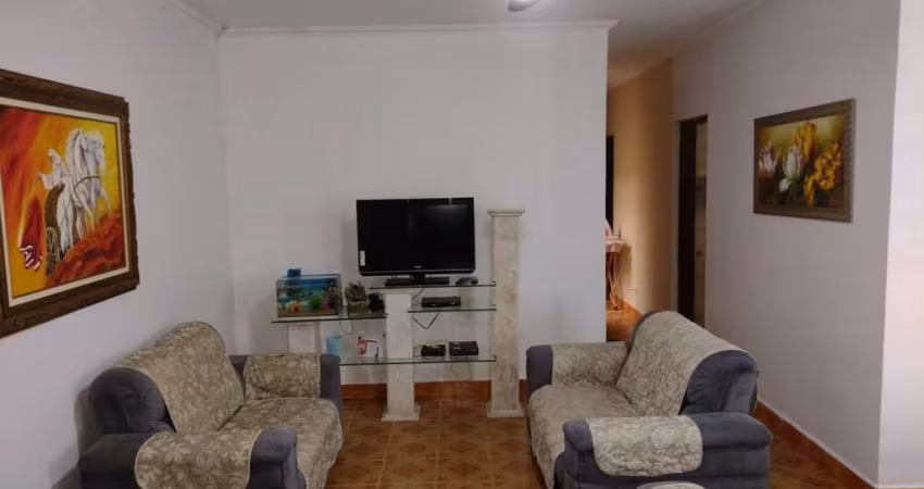 Terreno com 5  Casas com 330m² de área total na Região Vila Euthalia.