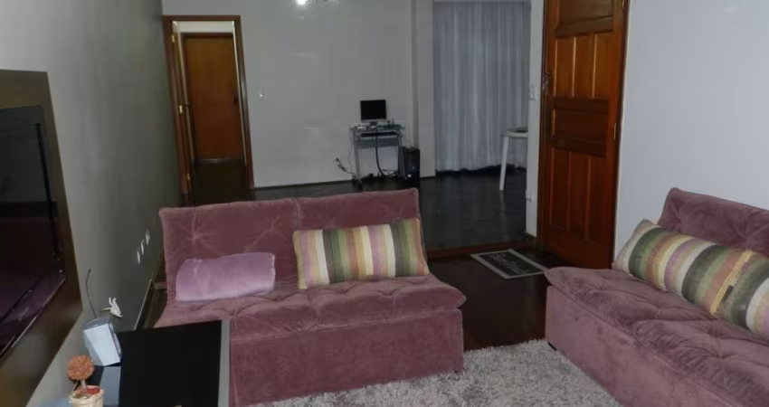 Sobrado à venda no Butantã com 240m² 5 dormitórios 1 suíte 4 banheiros 1 vaga.