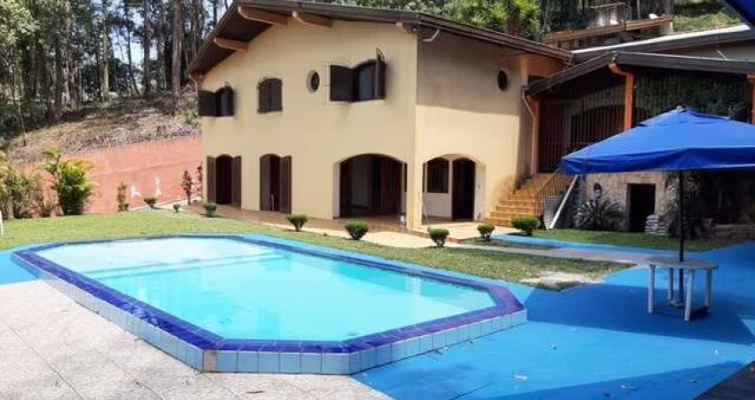Chácara residencial com 6 dormitórios.