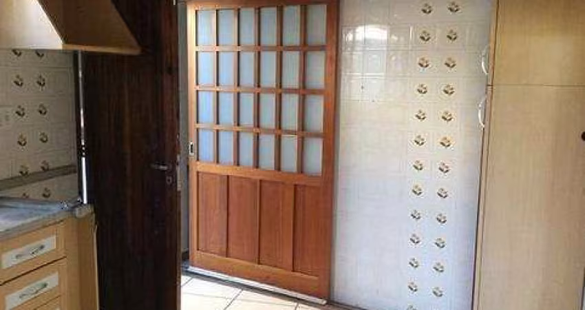 Imperdível à venda 2 Imóveis em Santa Terezinha, 1 Sobrado com garagem, 1 casa com vaga de garagem