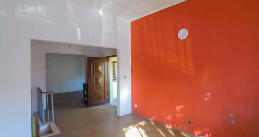 Sobrado à venda no Cambuci com 240 m²  7 dormitórios4 banheiros 1 vaga