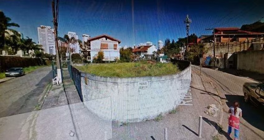 Terreno à venda no Morumbi com 682m²