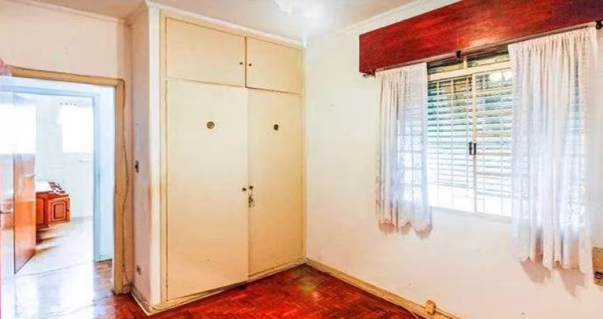 Charmosa Casa à Venda em Vila Congonhas