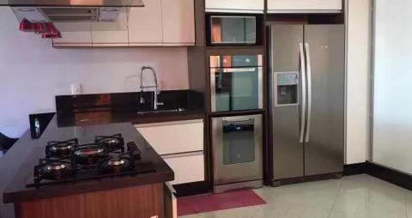 Casa bem localizada.Imóvel arejado e recém reformada (cozinha, sala e área de lazer).
