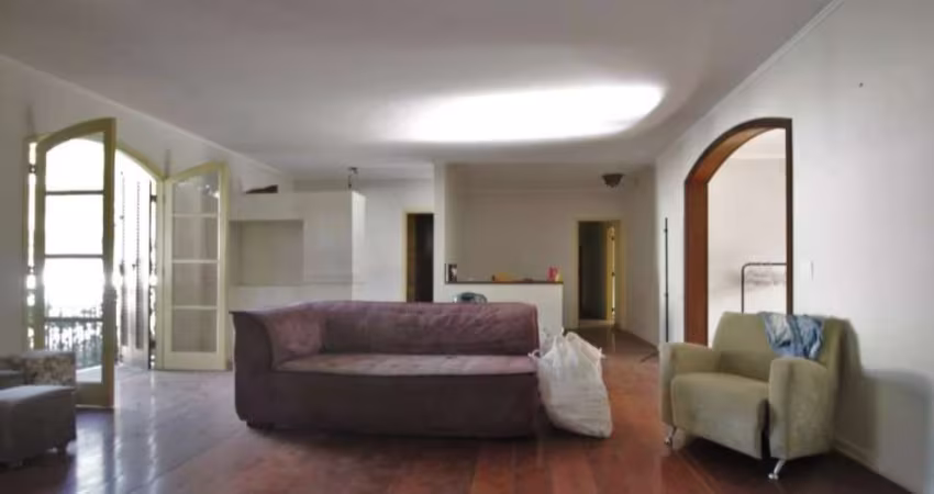 Casa à venda com 380m², 4 quartos e 3 vagas no morumbi