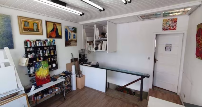 Sobrado à venda em Perdizes com 180m²  3 quartos  3 banheiros