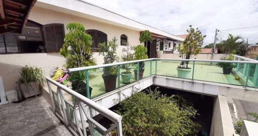 Sobrado à venda no Jardim Monte Azul com 258m² 3 dormitórios 1 suíte 5 banheiros 5 vagas