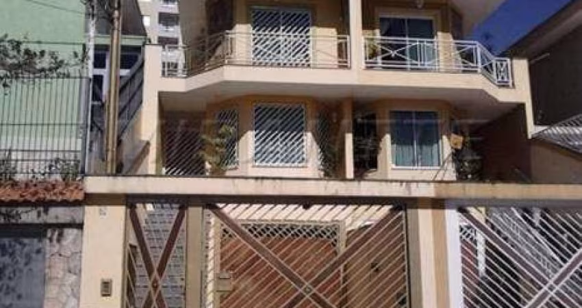 Sobrado à venda com 250m² 3 dormitórios 3 suítes 6 banheiros 5 vagas