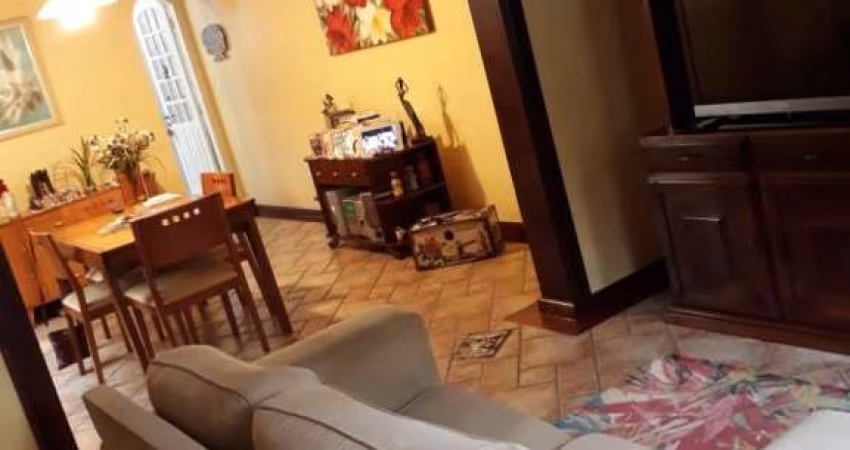 Sobrado à venda no Rio Pequeno com 3 dormitórios 1 suíte 4 banheiros  2 vagas