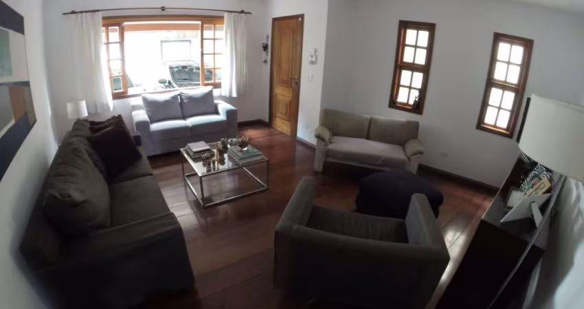 Sobrado à venda de 3 dormitórios na Lapa