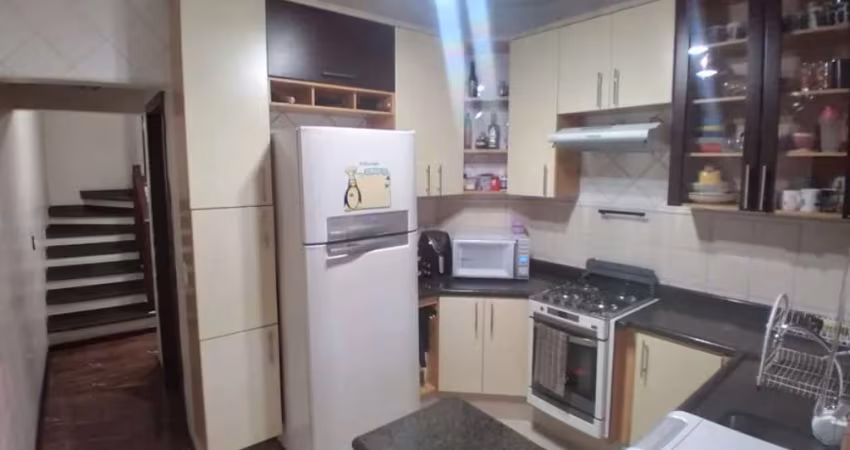 Sobrado com 2 Quartos e 2 banheiros à Venda, 95 m²