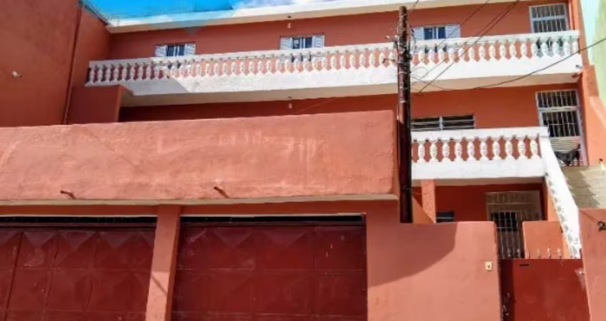 Casa à venda no Jardim São Luís com 180m² 4 dormitórios 3 banheiros 3 vagas