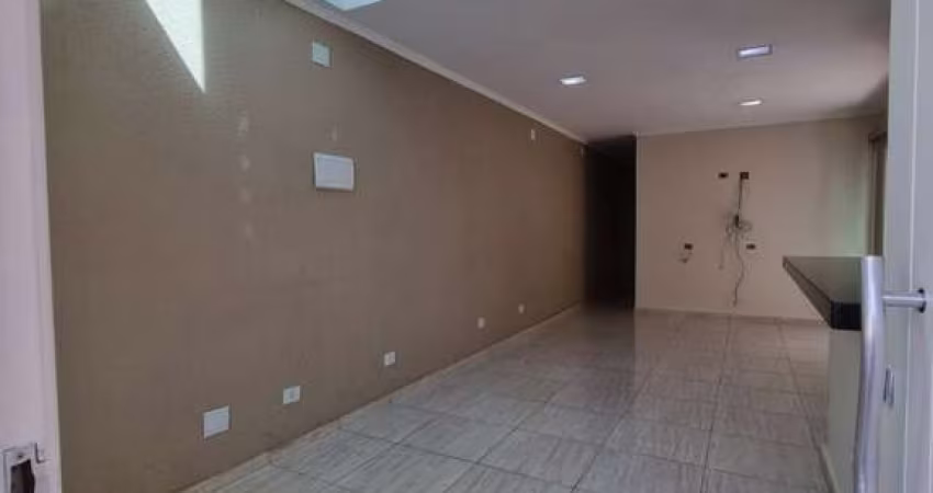 Sobrado á venda na Lauzane Paulista, com 3 dormitórios, sendo 1 suíte e 2 vagas.
