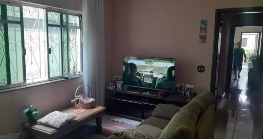 Sobrado, ótima localização!
