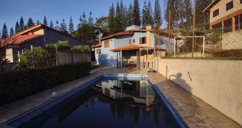 Casa de campo São Roque.