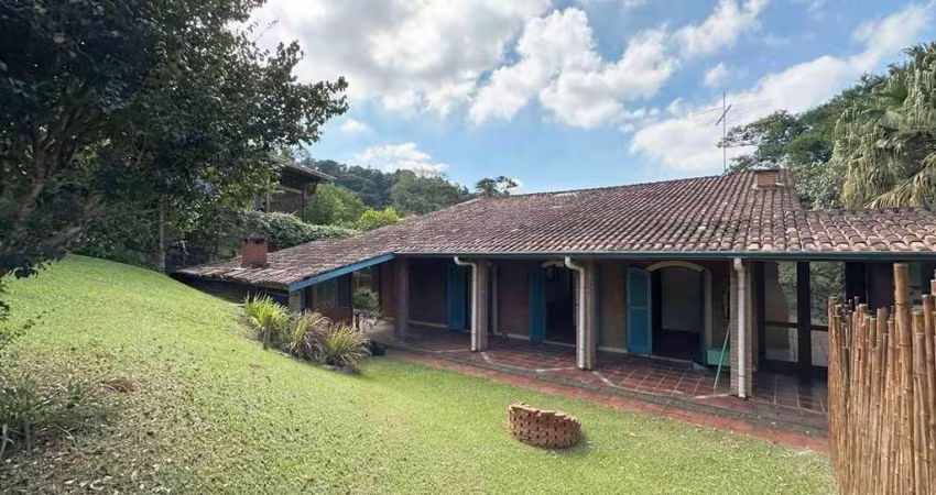 Casa Residencial de 1.237m à venda em Cotia