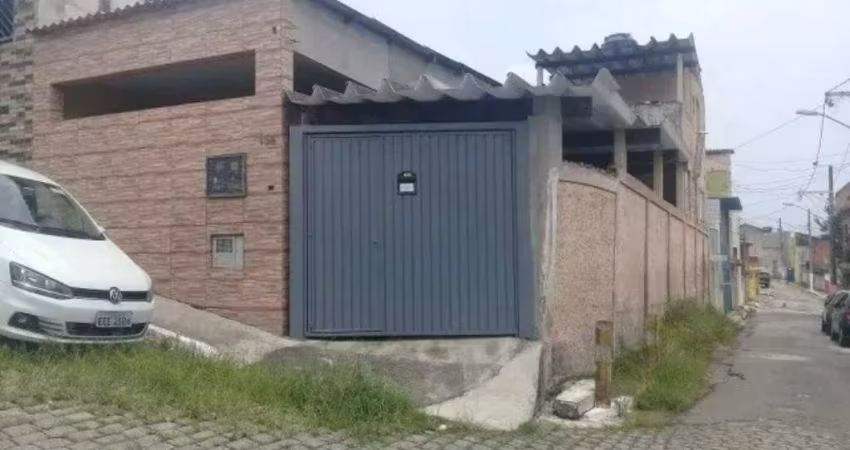 Casa à venda em Interlagos com 215m², 3 dormitórios, 2 banheiros e 4 vagas