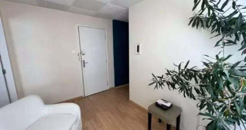 Consulto à venda em Higienópolis com 35m²