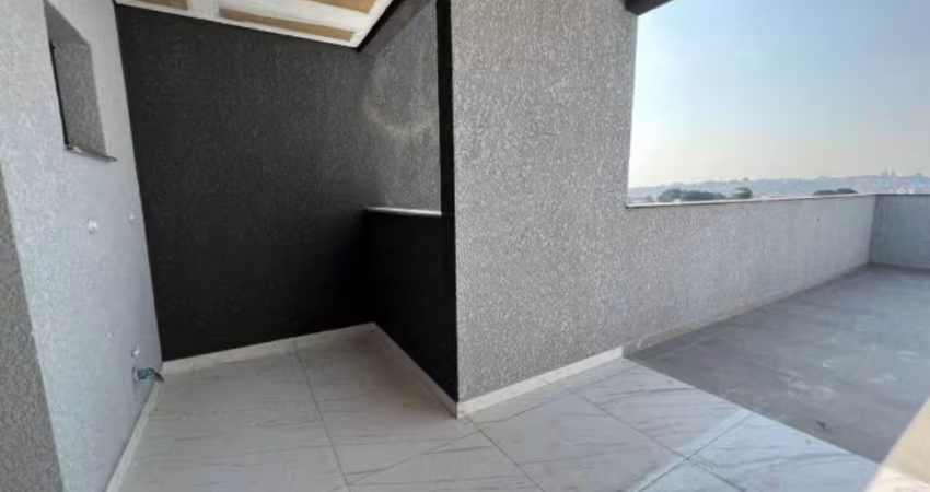 Cobertura com 2 dormitórios sendo 1 suíte, possui elevador e 1 vaga de garagem