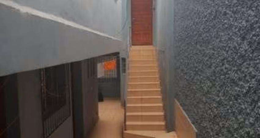 Casa ampla, com 3 dormitórios e 1 suite com 2 vagas