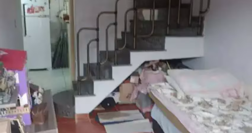 Sobrado à venda na Vila Nhocune com 110m²  3 dormitórios 1 suite 3 banheiros