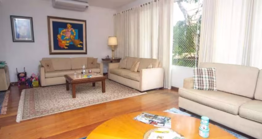 Casa à venda com 493m², 5 quartos e 5 vagas no Jardim São Bento