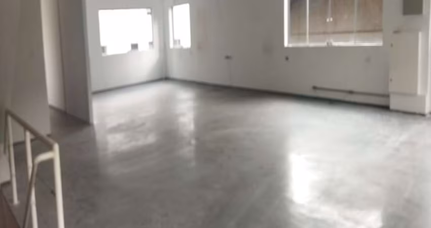 Locação de Prédio Comercial na Vila Madalena com  610 m , 3 vagas frontal, prox ao metro