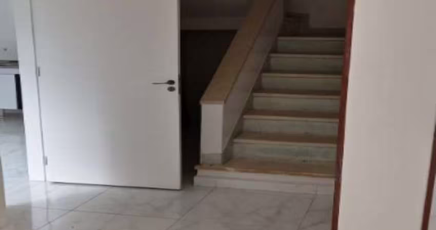 Casa à venda na Vila Mariana com 221m² 5 dormitórios 3 banheiros 2 vagas