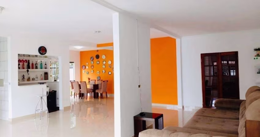 Casa a venda 310m² sendo 4 dormitórios. 04 banheiros e 5 vagas Parque do Terceiro Lago