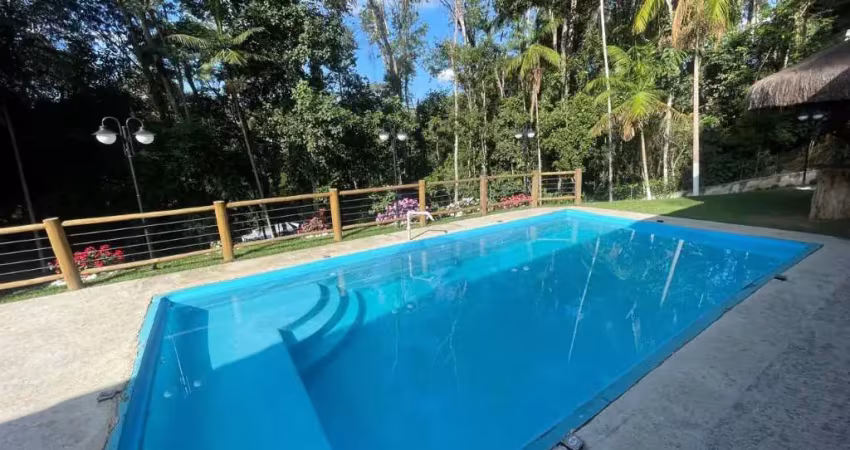 Sítio à venda em Arujá, Condomínio Chácara do Bananal