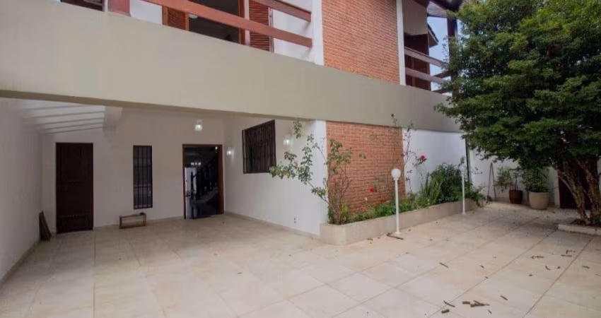 Excelente Casa de 335m2 , Campo Grande, piscina, 4 suítes !