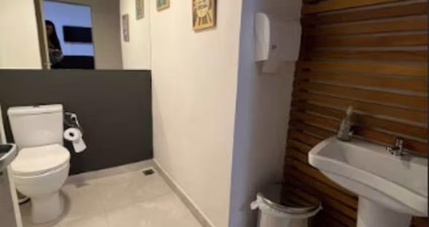 Imóvel Comercial à Venda em São Paulo - SP: Casa no Jardim Guedala com 684m², 5 Banheiros e 8 Vagas de Garagem!