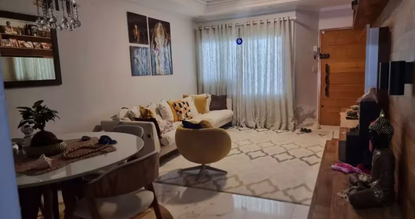 Ótima oportunidade de adquirir um sobrado com 200m² de área privativa e 180m² de área total.