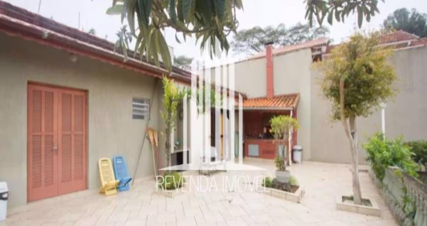 Casa à venda com 464m², 4 dormitórios e 3 vagas no Campo Belo