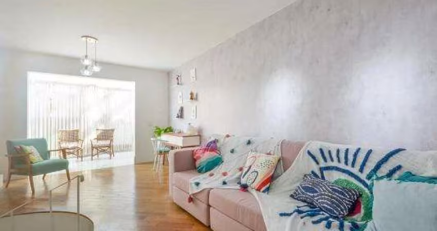 Cobertura duplex á venda no Campo Belo de 169m², com 2 dormitórios e 2 vagas.