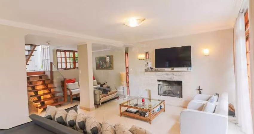 Casa à venda no Butantã com 350m², 3 quartos e 5 vagas
