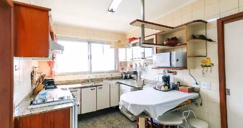 Apartamento à venda no Morumbi com 190m², 4 quartos e 3 vagas