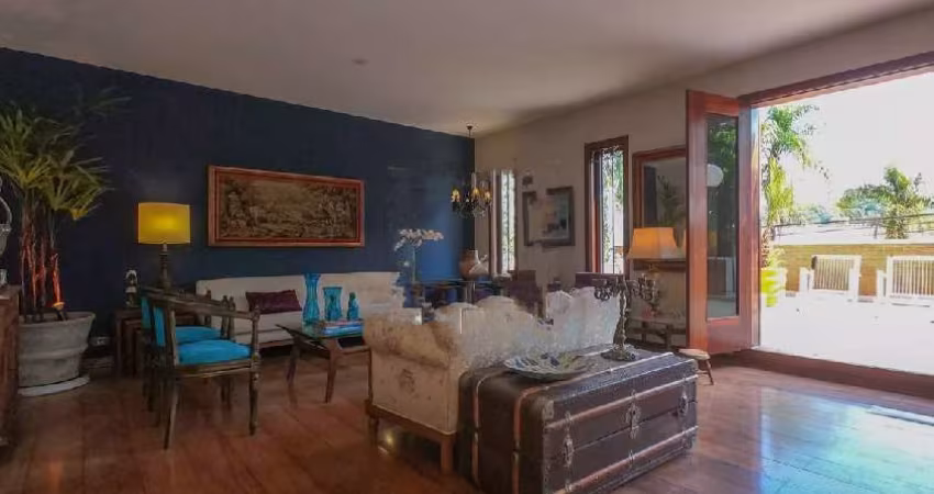 Casa à venda no Morumbi com 800m², 5 quartos e 4 vagas