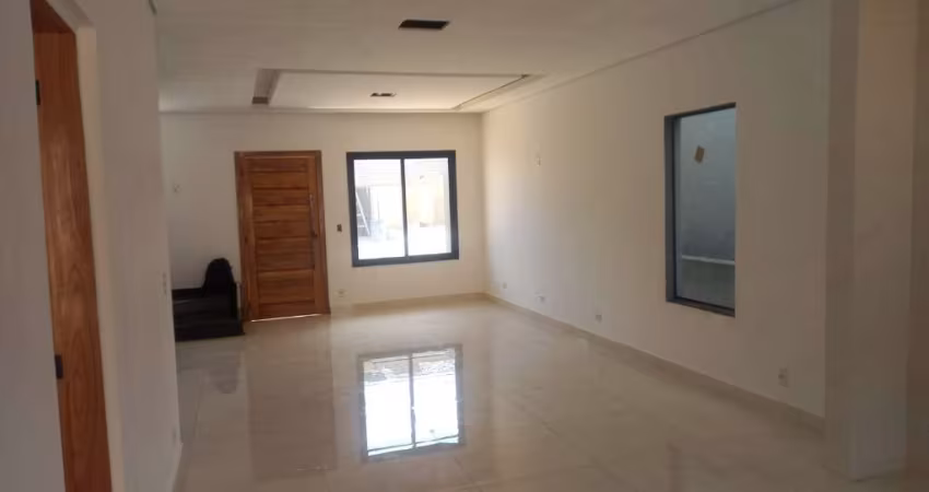 CASA A VENDA COM 3 DORMS 1 SUITE - 137m²