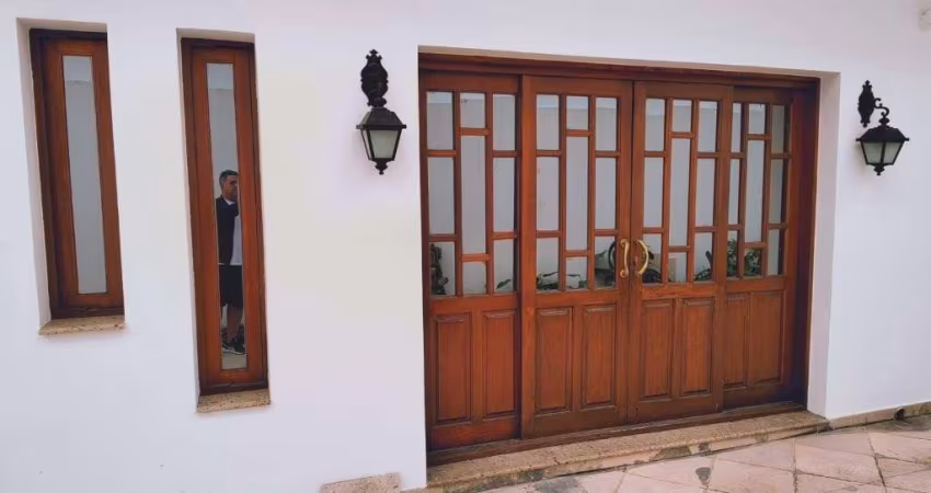 CASA TERREA A VENDA -  2 DORM. 1 SUITE  310m²
